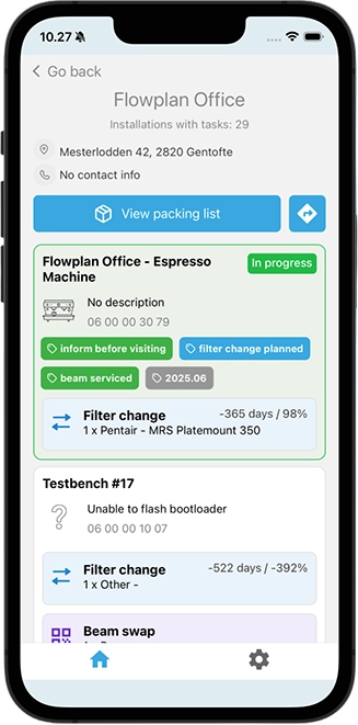 Location screen in the mobile app showing installations with tasks, and a button to open the packing list.